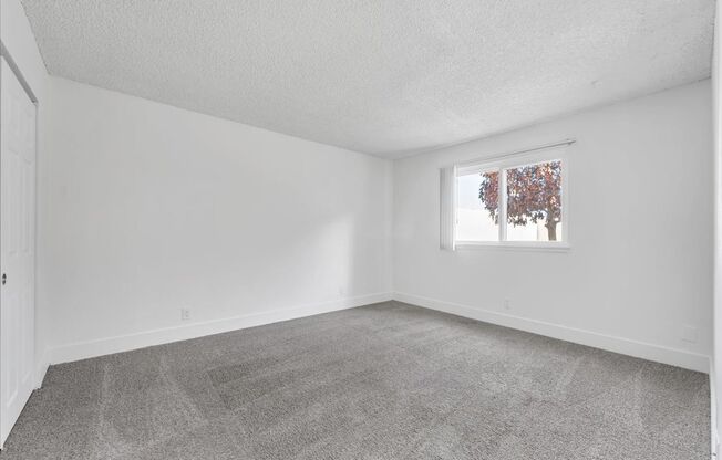 2 beds, 1 bath, 860 sqft, $1,645, Unit 40B