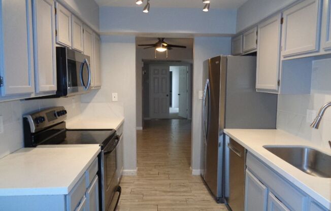 Spacious condo in Scottsdale-close to Scottsdale Shea Medical Center!