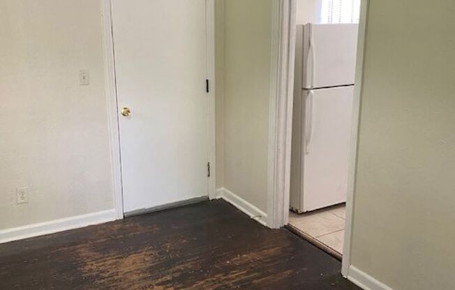 3 beds, 1 bath, $1,395