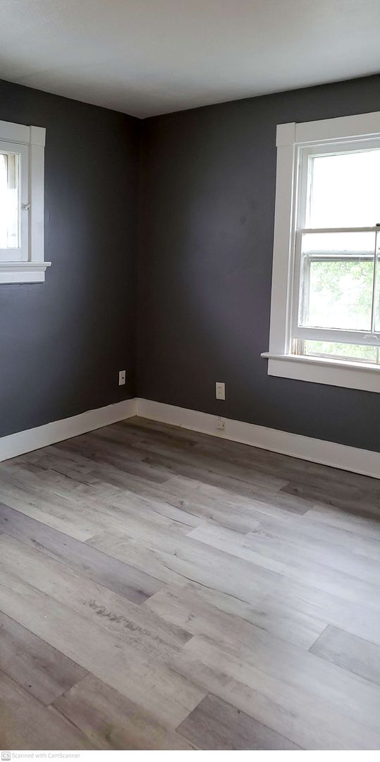 Beautiful 3 bed 1.5 bath and ready for your move in!