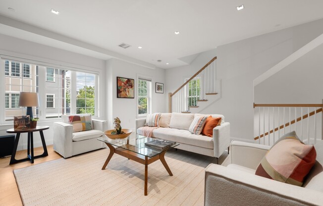 21 CROWNINSHIELD RD