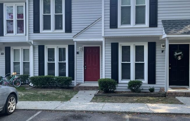 2 Bedroom 1.5 Bathroom Townhome!