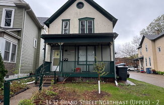 1432 GRAND ST NE