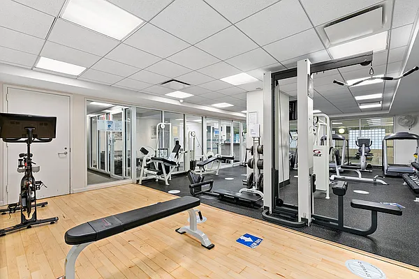 Studio, 1 bath, $6,250, Unit 15A