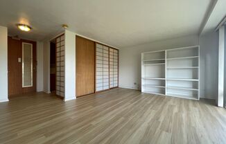 11th Floor, Queen Emma Garden Unit with Upgrades and Downtown and Mountain Views.