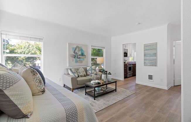 5712 N INTERSTATE HIGHWAY AVE