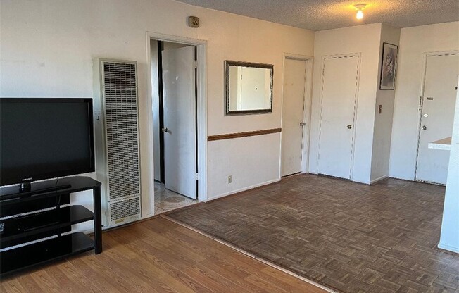 1 bed, 1 bath, 500 sqft, $1,400, Unit 12