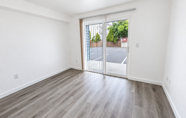 1 bed, 1 bath, 590 sqft, $1,395, Unit 126