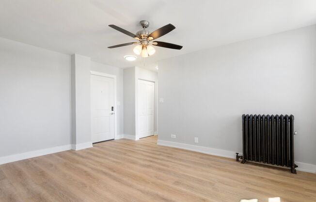 2 beds, 1 bath, 430 sqft, $2,250, Unit 7G