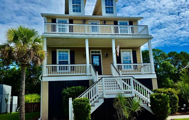 Elevated Four Bedroom in Rivertowne Country Club - Mt. Pleasant