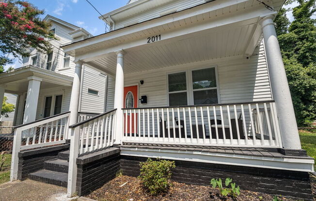 2011 LANSING AVE