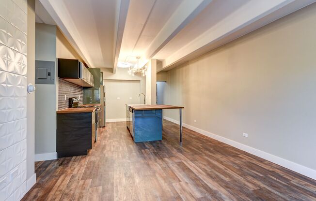 2 beds, 1 bath, 700 sqft, $1,850, Unit 603