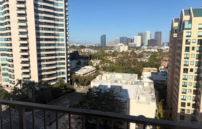 1 bed, 1.5 baths, 883 sqft, $4,200, Unit 1409