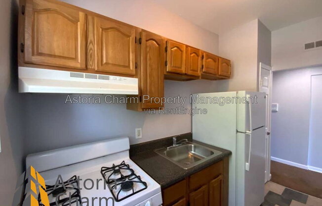 2210 Roslyn Ave