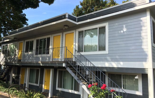 Super cute top level 1 bed w/ washer/dryer in unit and free off street parking!