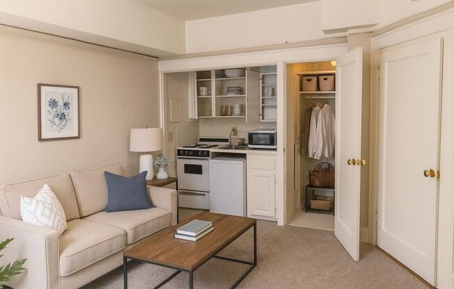 Studio, 1 bath, 250 sqft, $950, Unit 100