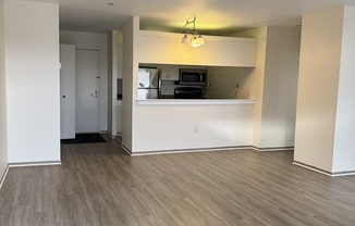 2 beds, 1 bath, 816 sqft, $2,600, Unit 612