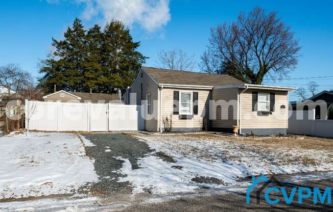 1004 Cliff Pl