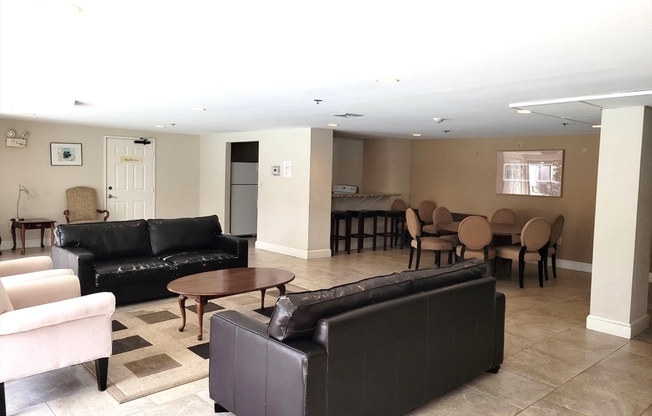 1 bed, 1 bath, 844 sqft, $2,400, Unit 207