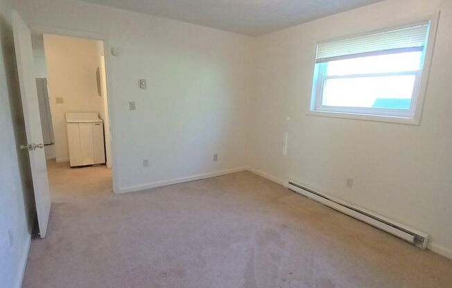 2 beds, 1 bath, 903 sqft, $1,170, Unit K-12