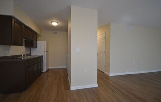 3 beds, 1 bath, 850 sqft, $695, Unit 10