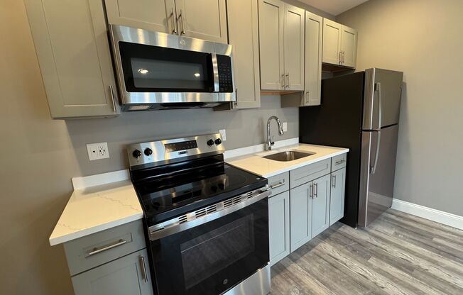 Studio, 1 bath, $2,200, Unit 407