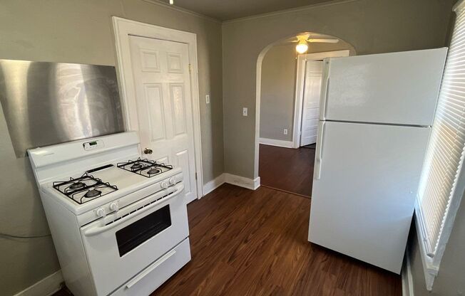 2 beds, 1 bath, $975