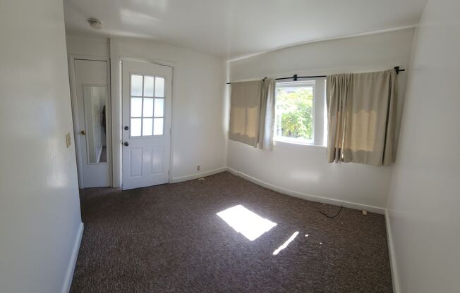 2 beds, 1 bath, $2,750