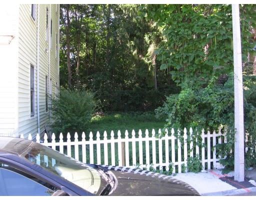 2 beds, 1 bath, 1,200 sqft, $2,600, Unit 2