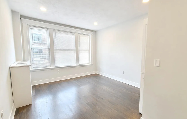 Great location! Fenway apartment with in-unit washer/dryer near B, C, D and E Lines, Orange Line and Commuter Rail stations!