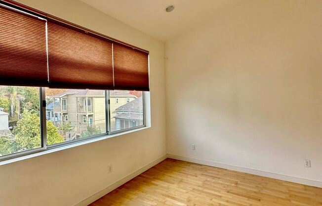 1422 Eggplant Alley