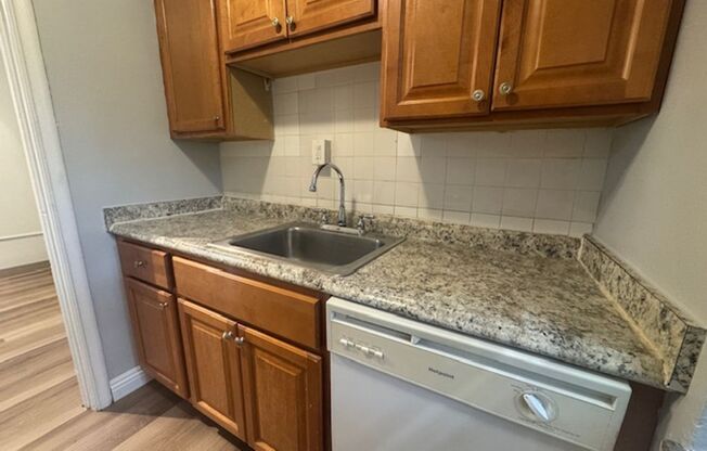 3 beds, 1 bath, 1,000 sqft, $1,649, Unit 6230 Fifth Ave. #224E