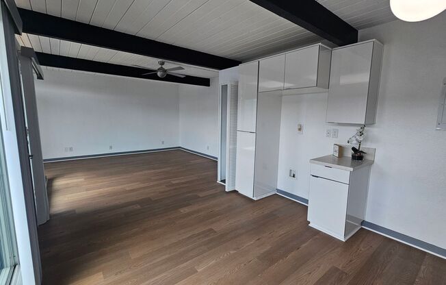 2 beds, 2 baths, 865 sqft, $3,270, Unit 53