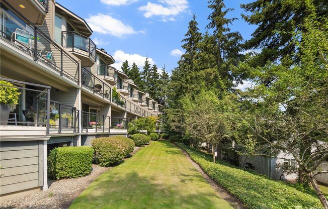 2 Bed 3 Bath Condo at Galleria in the Heart of Kirkland