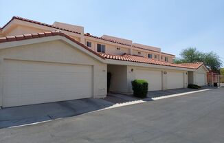 Beautiful townhome in gated community!