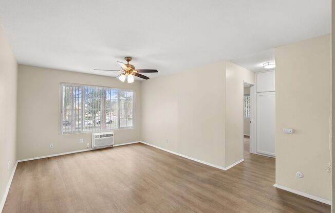 2 beds, 1 bath, 800 sqft, $2,150, Unit 01