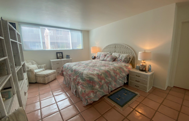 2 beds, 2 baths, $5,500, Unit #112