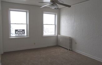 Studio, 1 bath, 300 sqft, $700, Unit 301