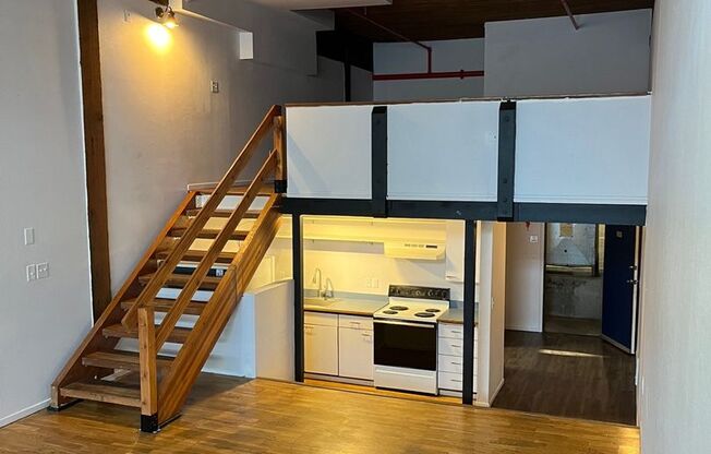 Everett Station Lofts