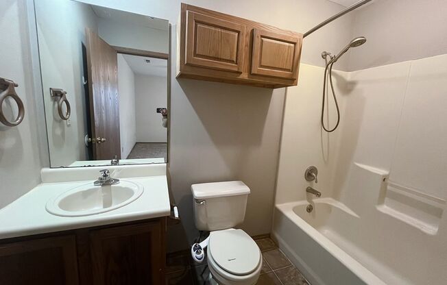 2 beds, 2 baths, $950