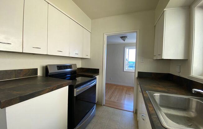 2 beds, 1 bath, 850 sqft, $3,550, Unit 304