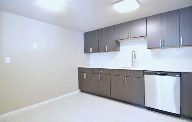 2 beds, 2 baths, 1,200 sqft, $2,225, Unit 3212-1