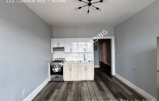 122 CORBIN AVE
