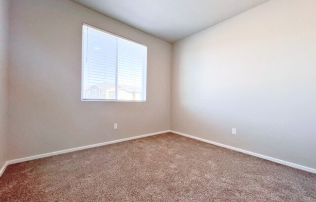 3 beds, 2 baths, $1,895, Unit 1315 - 103