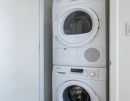 1 bed, 1 bath, $4,200, Unit 20J