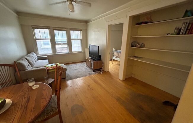 1 bed, 1 bath, $995, Unit 33