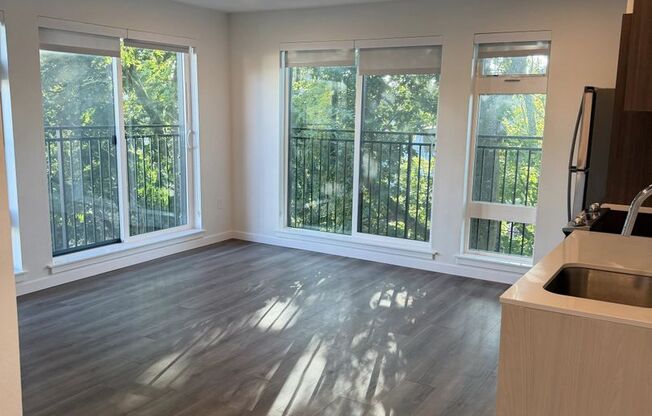 2 beds, 2 baths, 784 sqft, $2,740, Unit 302