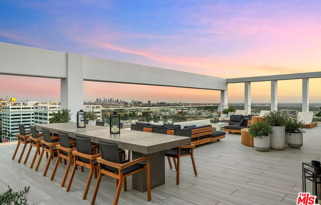 3 beds, 4 baths, 3,580 sqft, $29,900, Unit PHE