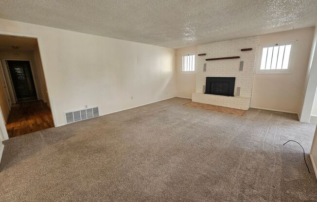 3 Bed 1 Bath Charming Westside Retreat!!