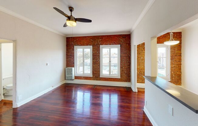 Elk Villas...Newly Remodeled Gorgeous Apartments...Prime Location!